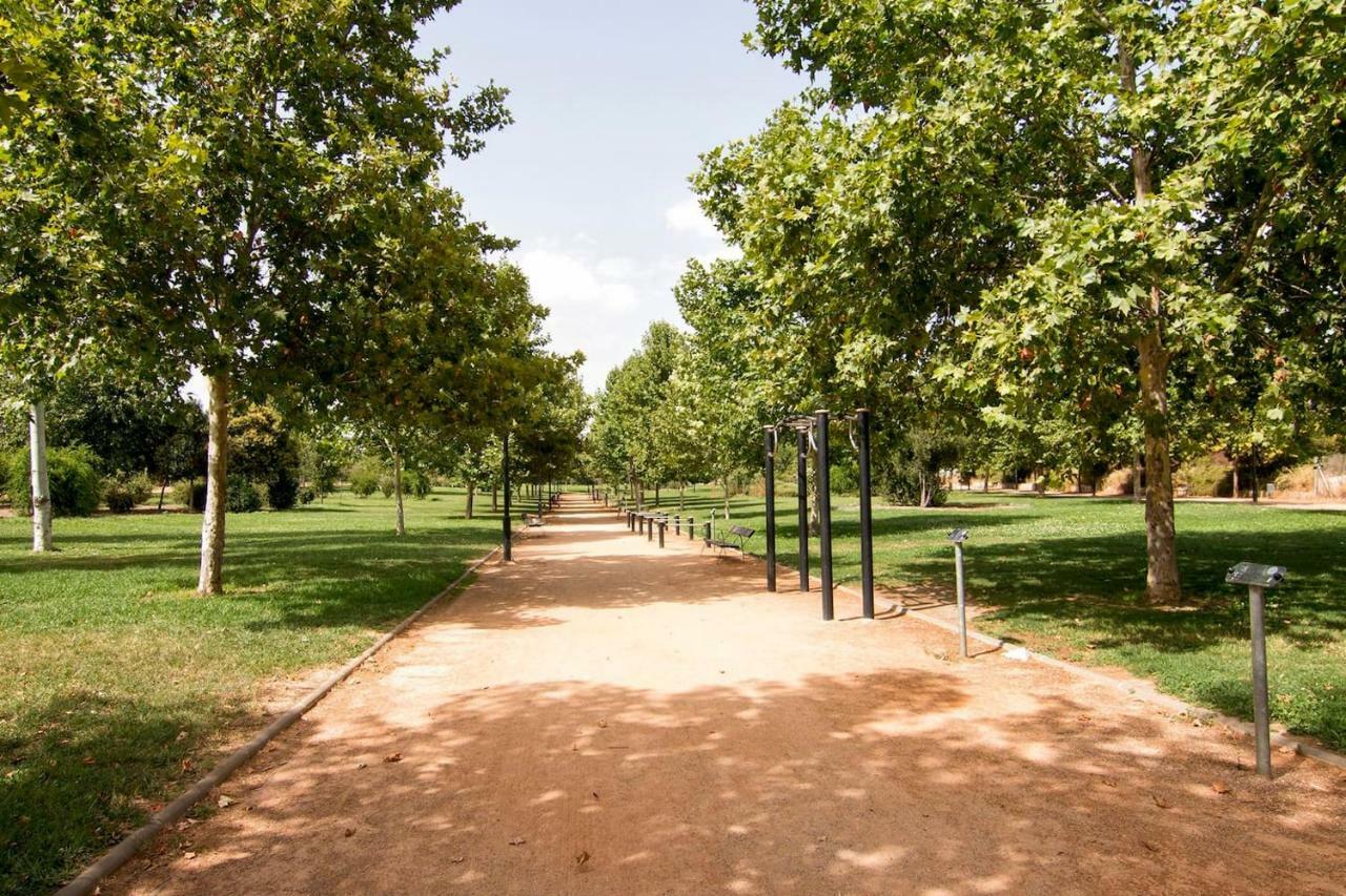 גרנדה Apartamento Forum-Ciencias Con Piscina, Gym & Parking מראה חיצוני תמונה