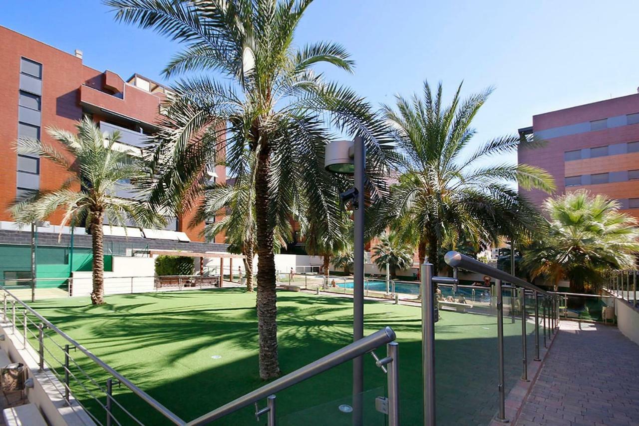 גרנדה Apartamento Forum-Ciencias Con Piscina, Gym & Parking מראה חיצוני תמונה