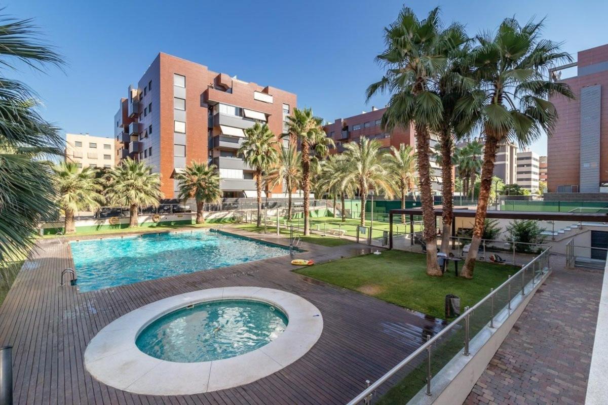 גרנדה Apartamento Forum-Ciencias Con Piscina, Gym & Parking מראה חיצוני תמונה