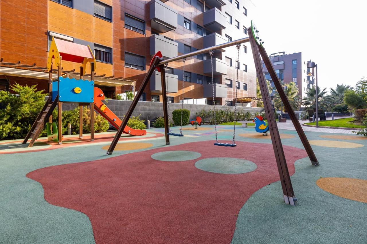 גרנדה Apartamento Forum-Ciencias Con Piscina, Gym & Parking מראה חיצוני תמונה